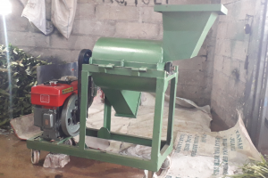 Mesin Pencacah Jerami Untuk Pakan Ternak Dan Pembuatan Kompos